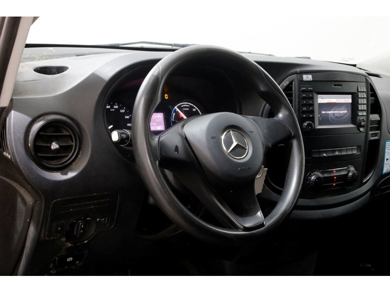 51507834-mercedes-benz-evito-14