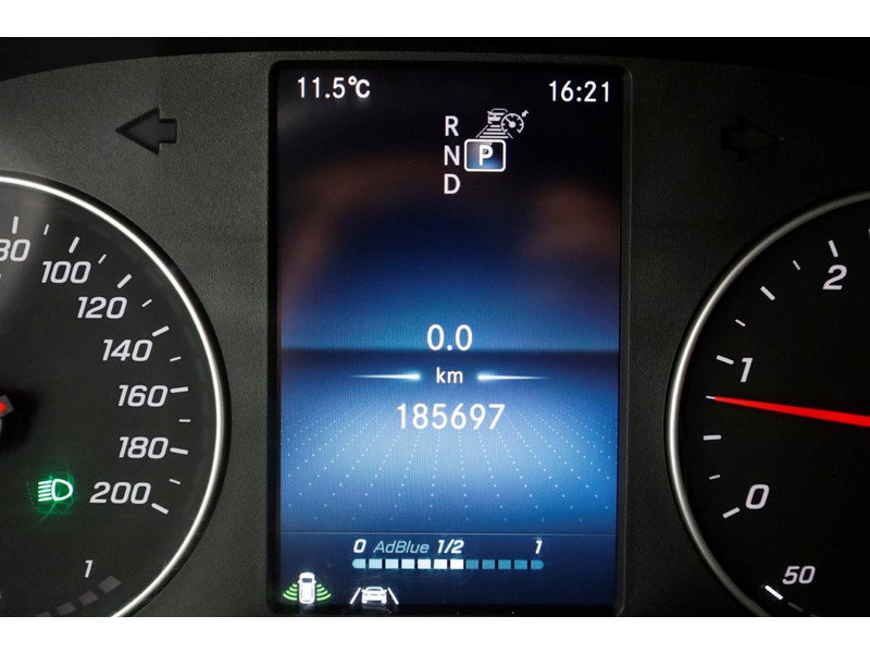 51510411-mercedes-benz-sprinter-19