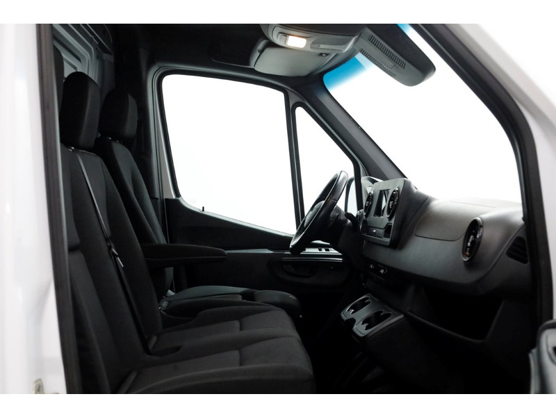 51510411-mercedes-benz-sprinter-3