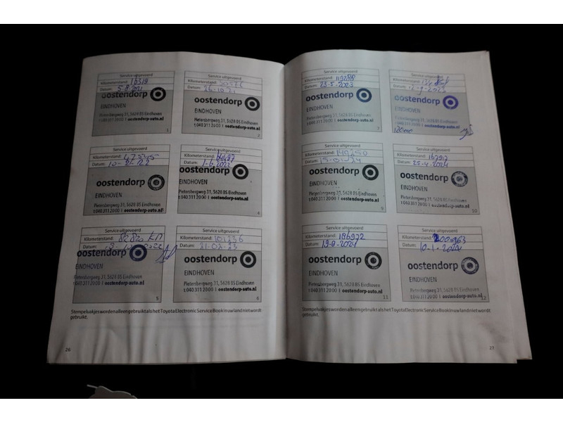 51593107-toyota-hilux-8