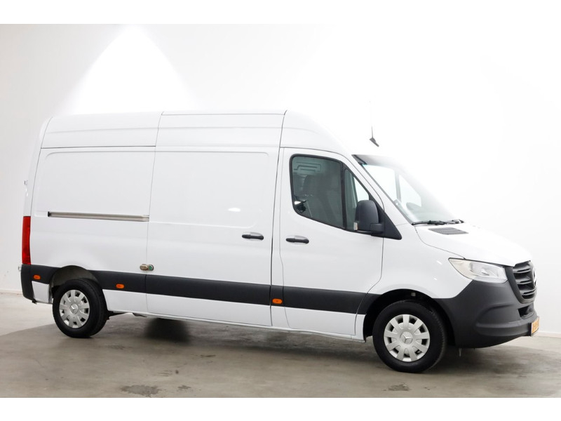51649700-mercedes-benz-sprinter-10