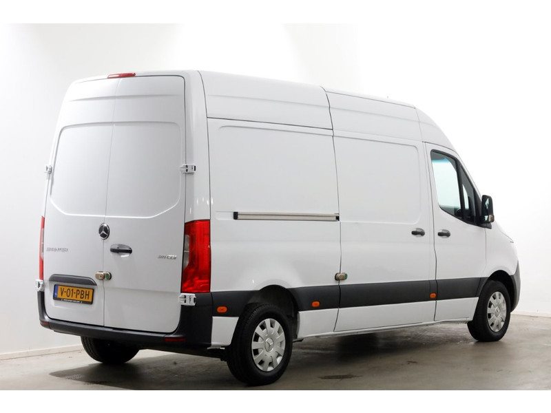 51649700-mercedes-benz-sprinter-2