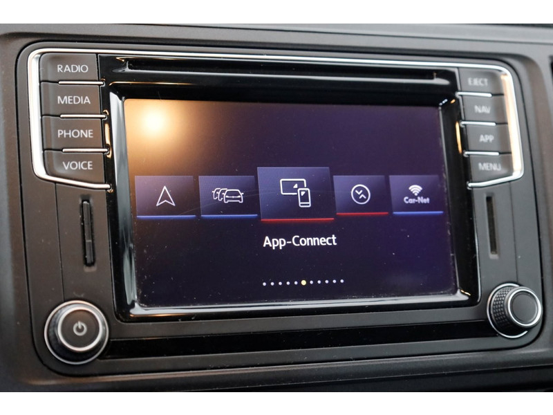 51651533-volkswagen-transporter-17