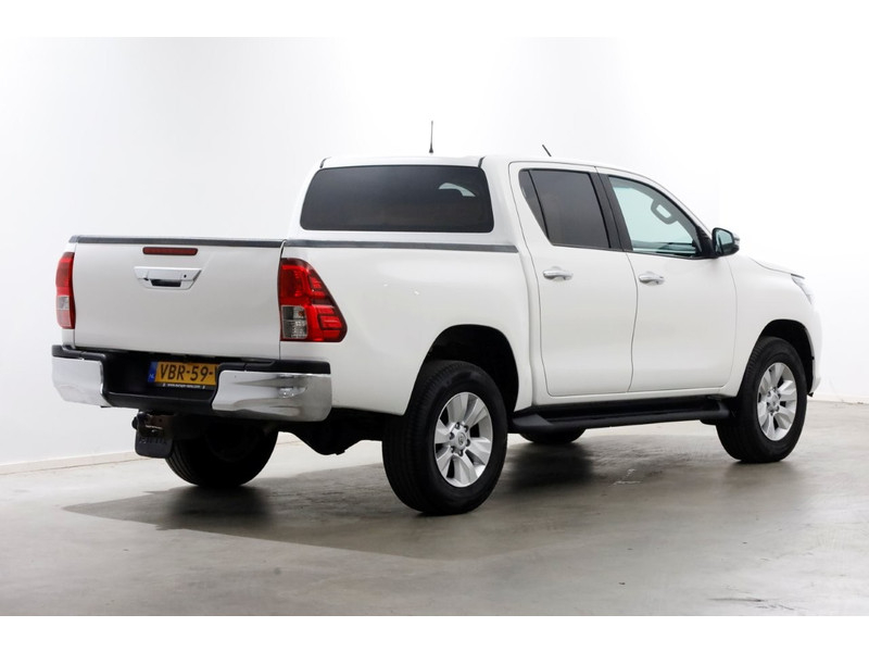 51736506-toyota-hilux-2