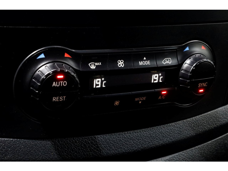 51737073-mercedes-benz-vito-15