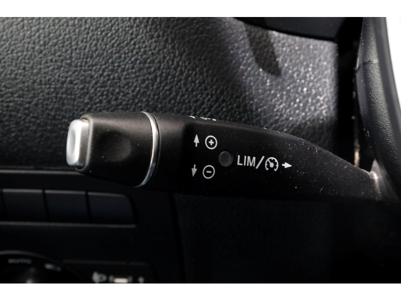 51737073-mercedes-benz-vito-16