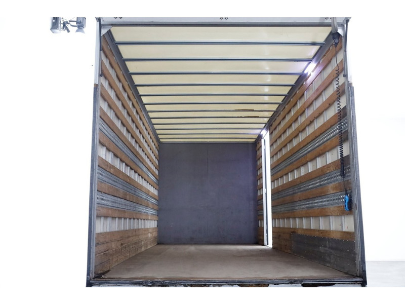 51760113-renault-master-6