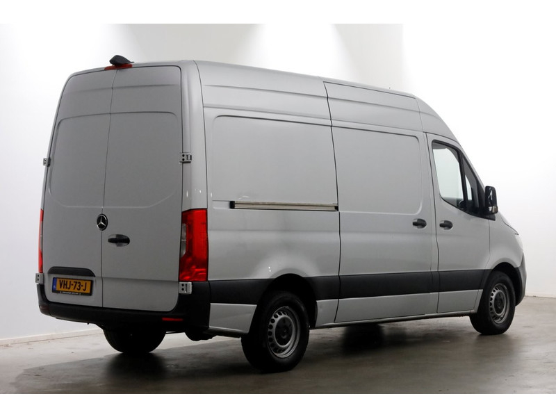 51801919-mercedes-benz-sprinter-2