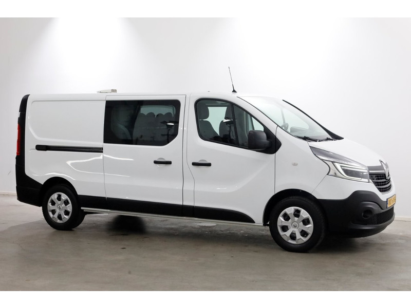 51802286-renault-trafic-12