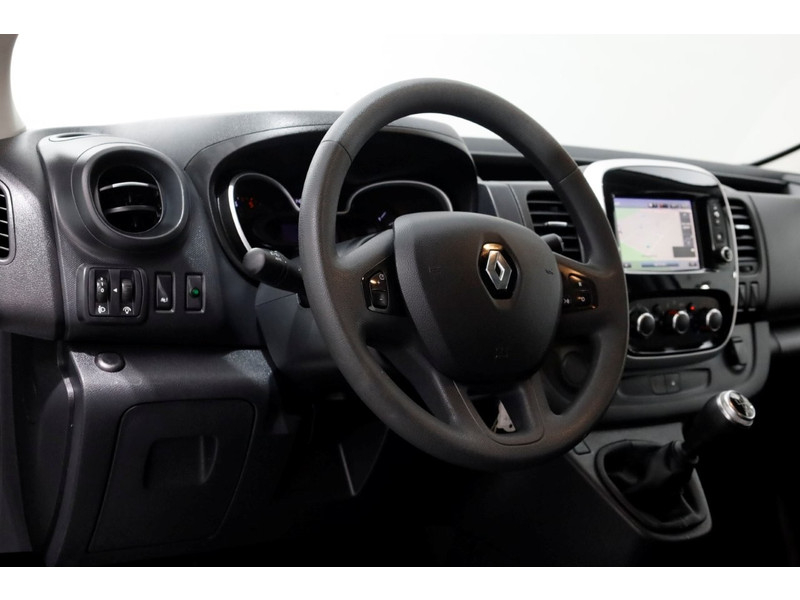 51802286-renault-trafic-14