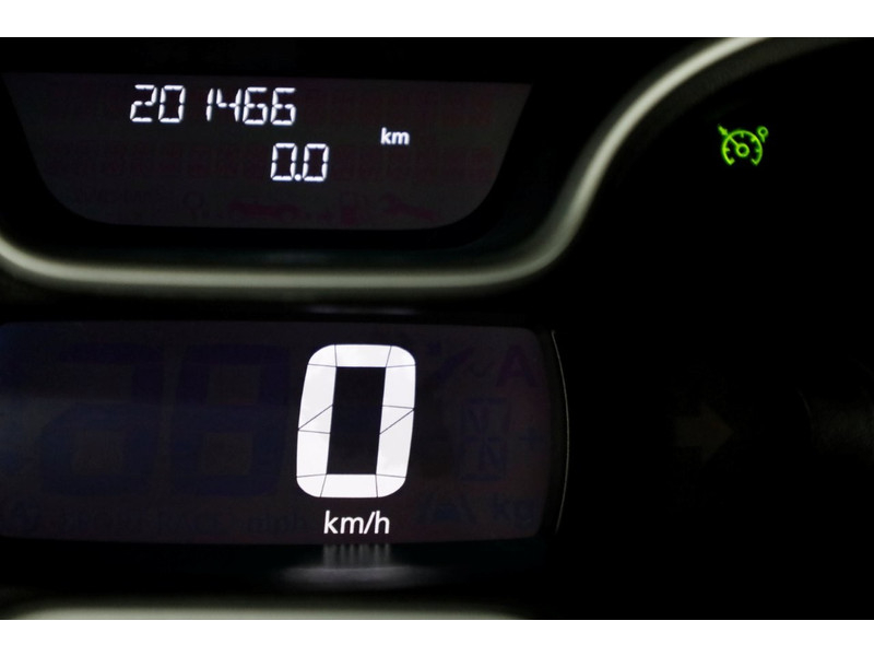 51802286-renault-trafic-17