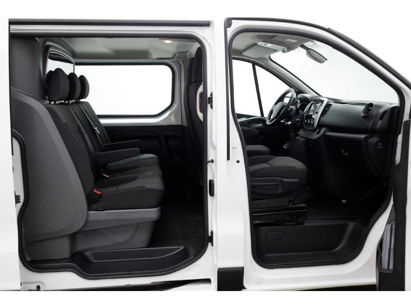 51802286-renault-trafic-3