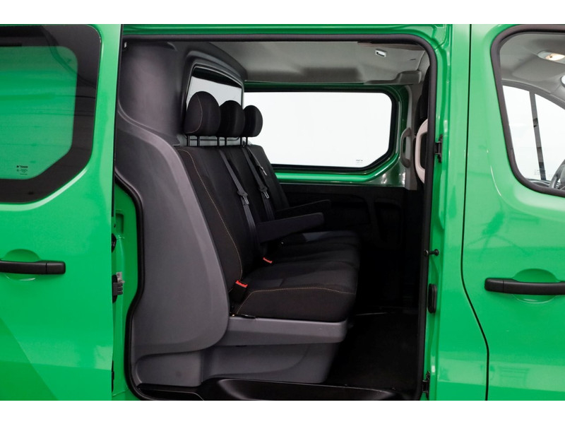 51802556-renault-trafic-6