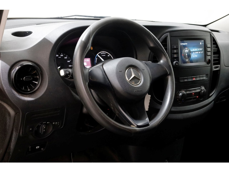 51863140-mercedes-benz-evito-13