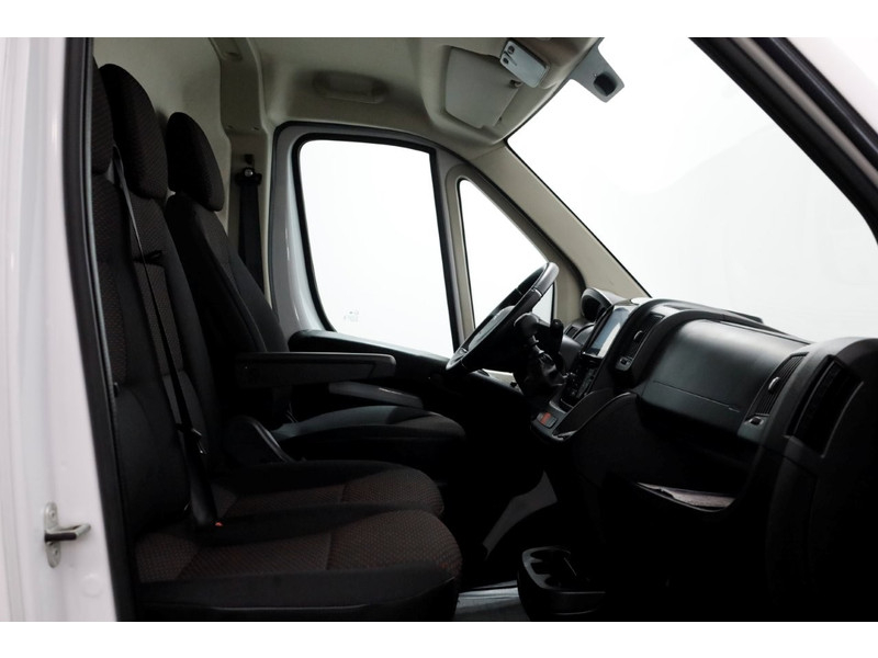 51919059-citroen-jumper-3