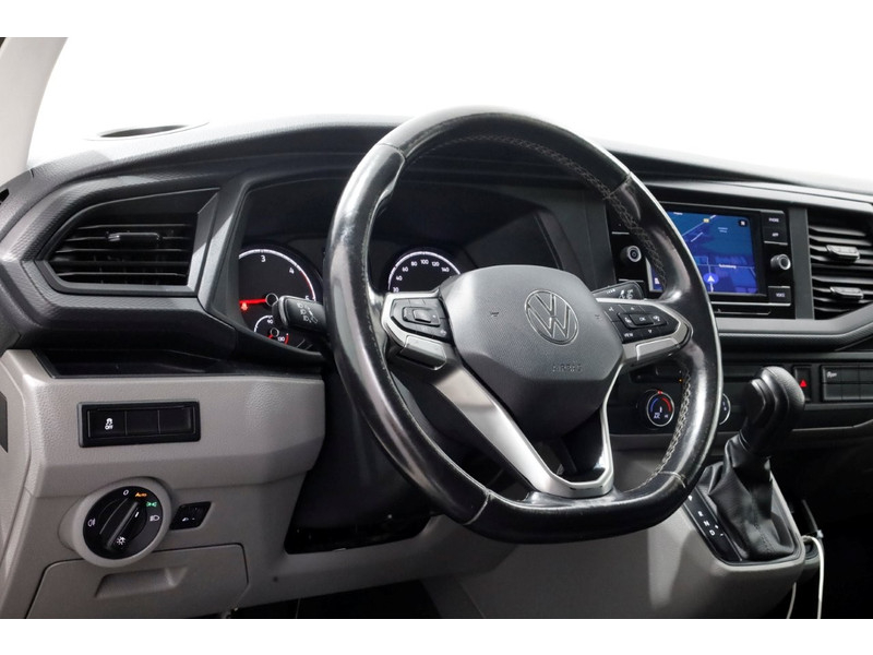 51919254-volkswagen-transporter-12