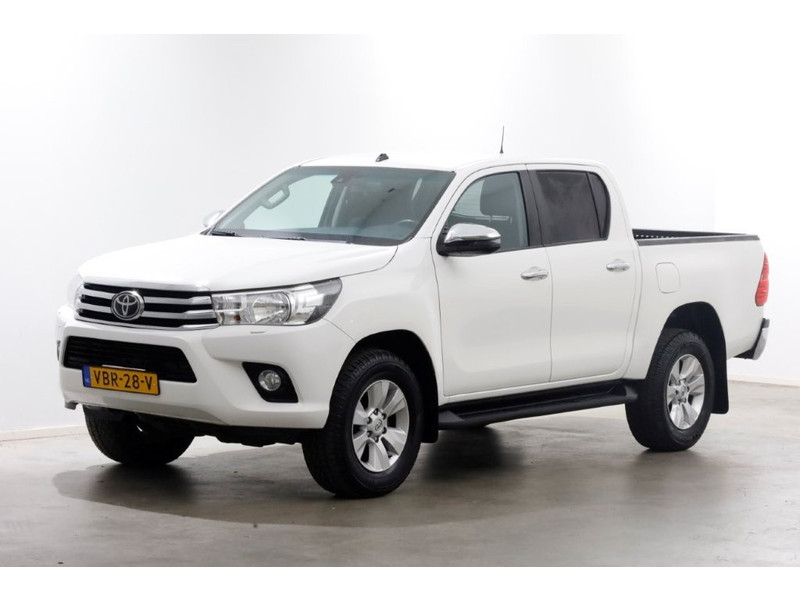 51944707-toyota-hilux-9