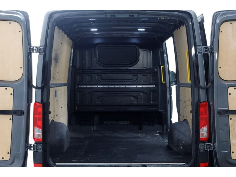 51945187-volkswagen-crafter-5