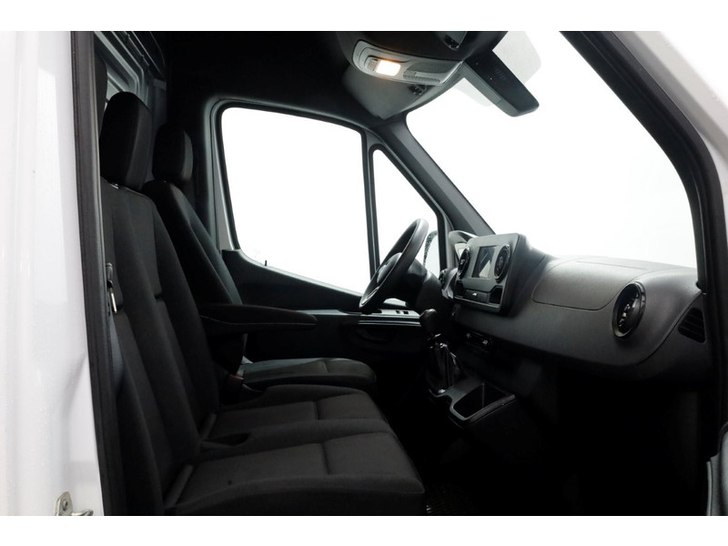 51977367-mercedes-benz-sprinter-3