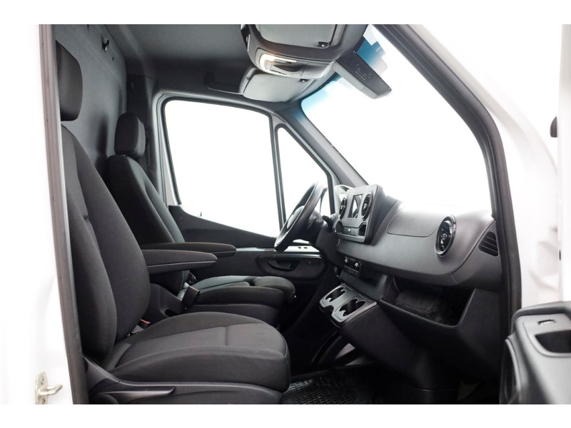 51977495-mercedes-benz-sprinter-3