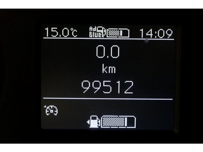 52017036-mercedes-benz-sprinter-17