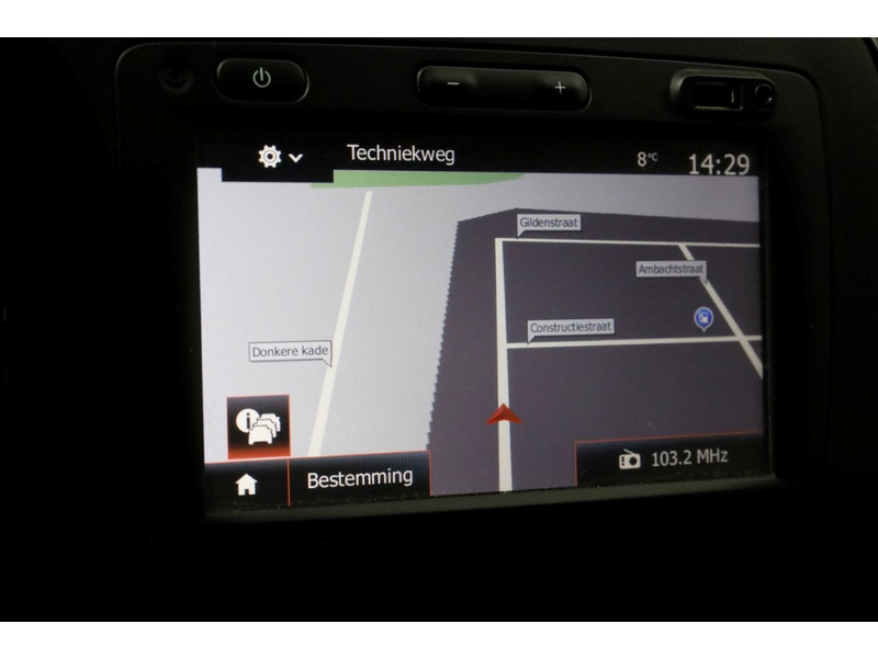 52045378-opel-vivaro-16