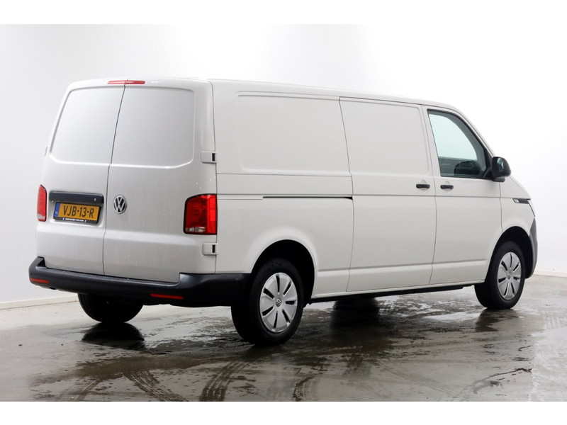 52046582-volkswagen-transporter-2