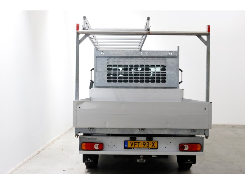 52047824-renault-master-15