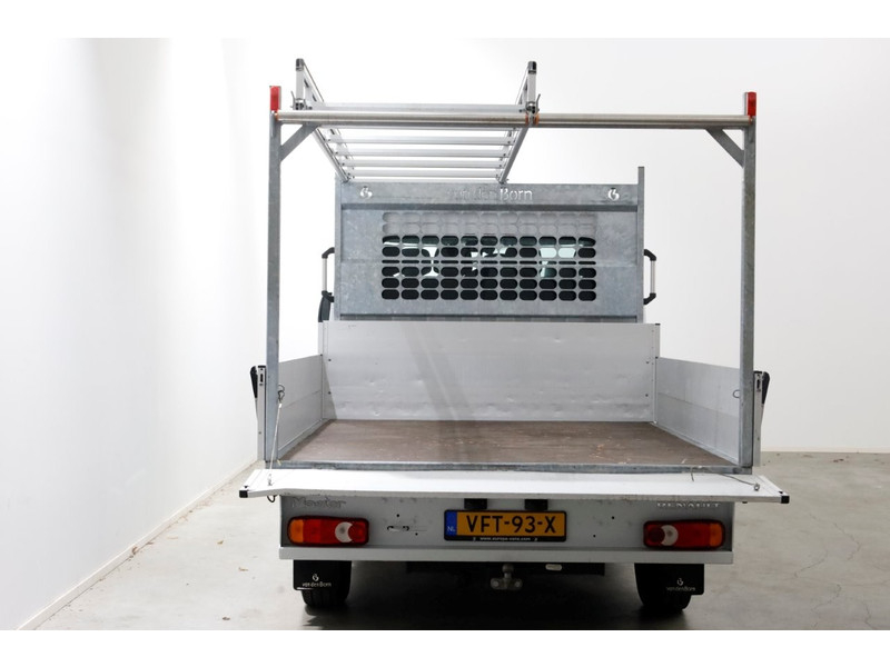 52047824-renault-master-16