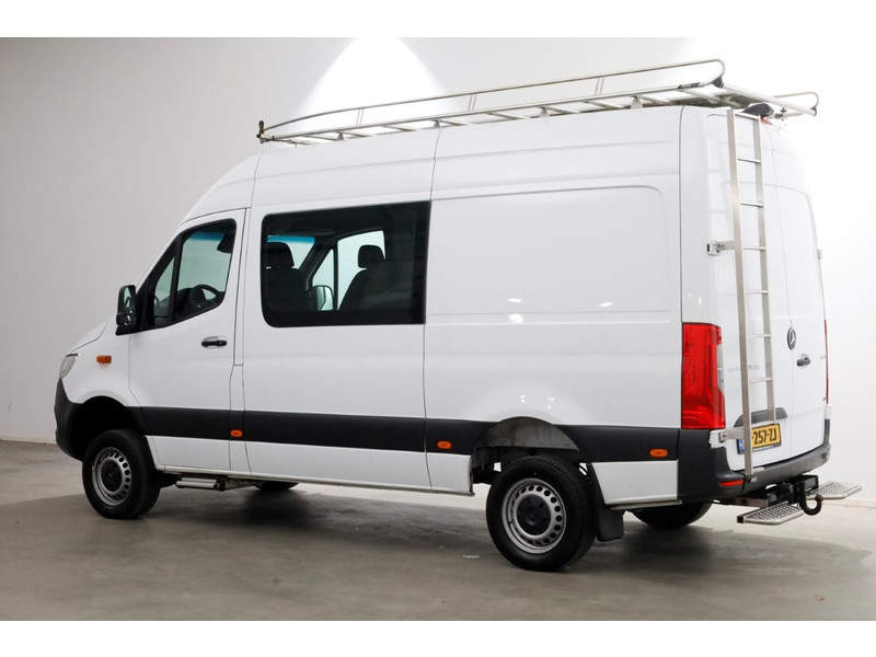 52095729-mercedes-benz-sprinter-11