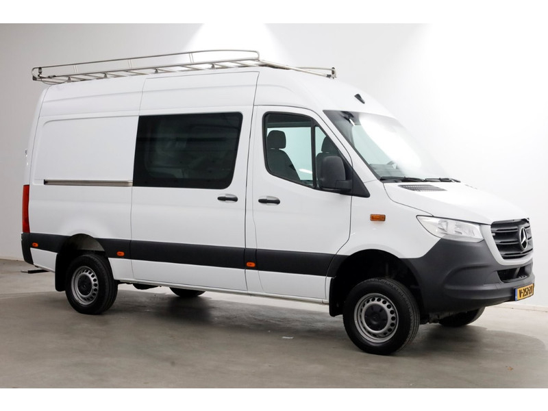 52095729-mercedes-benz-sprinter-12
