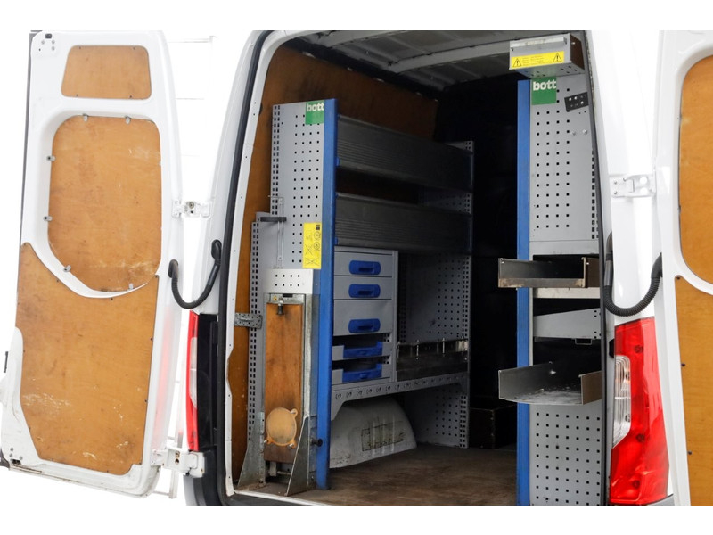 52095729-mercedes-benz-sprinter-13