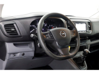 41130952-opel-vivaro-13