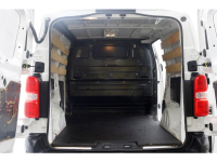 41130952-opel-vivaro-5