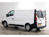 42053118-renault-trafic-9
