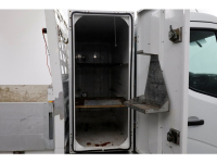 42573361-renault-master-6