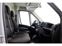 43100258-peugeot-boxer-3