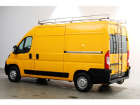 43246236-peugeot-boxer-11