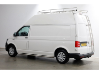 46883484-volkswagen-transporter-10