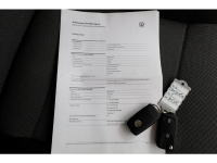 47019605-volkswagen-transporter-6