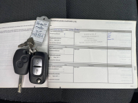 48195807-renault-master-7