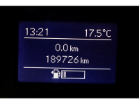 48564411-mercedes-benz-vito-17