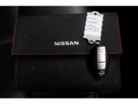 48575405-nissan-navara-8