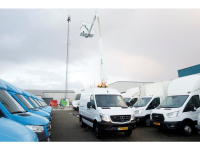 48698659-mercedes-benz-sprinter-12