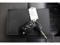 49143618-opel-vivaro-6