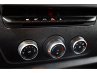 49323409-renault-master-18