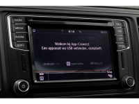 49726468-volkswagen-transporter-19