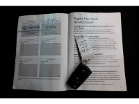 51227366-toyota-hilux-8