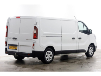 51280936-renault-trafic-2