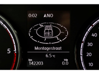 51412275-volkswagen-transporter-20